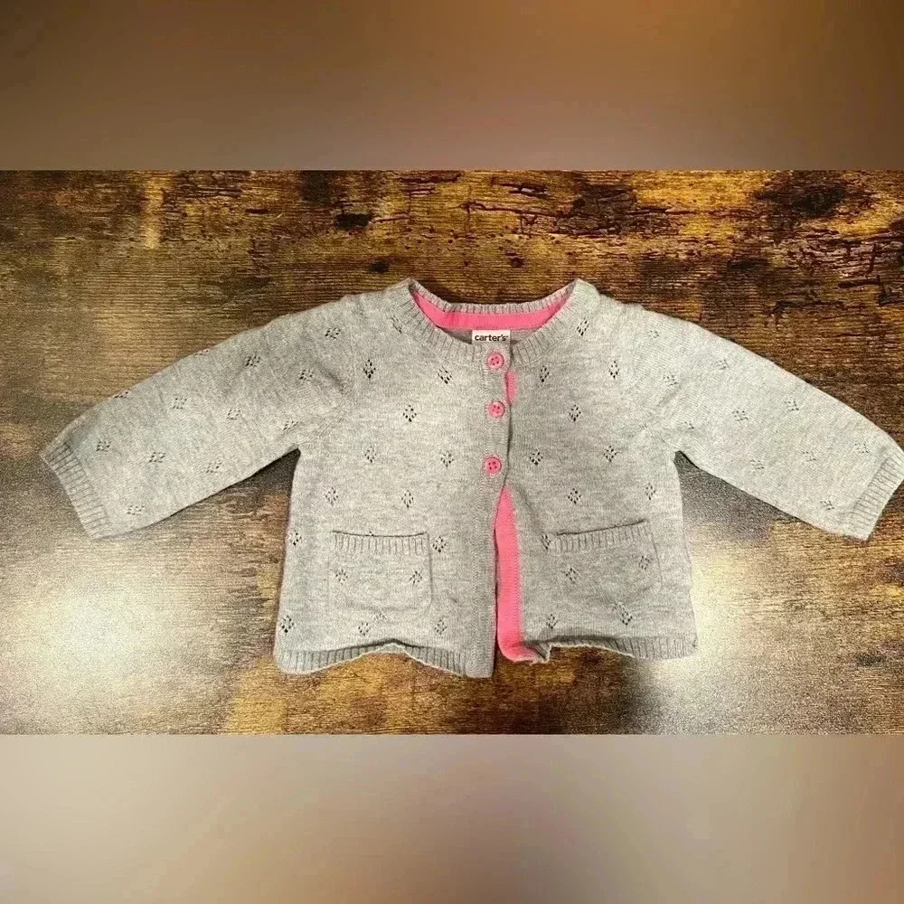 BUNDLE: Carters infant set, girls jeans and sweater. Size: 3M.